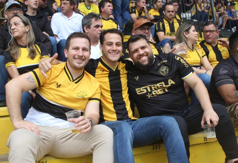 Galeria Carvoeira: mais de 12 mil torcedores acompanharam a vitória do Tigre sobre o Sampaio Corrêa