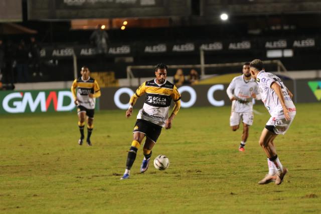 Operário-PR tem ampla vantagem contra o Criciúma no retrospecto entre os times