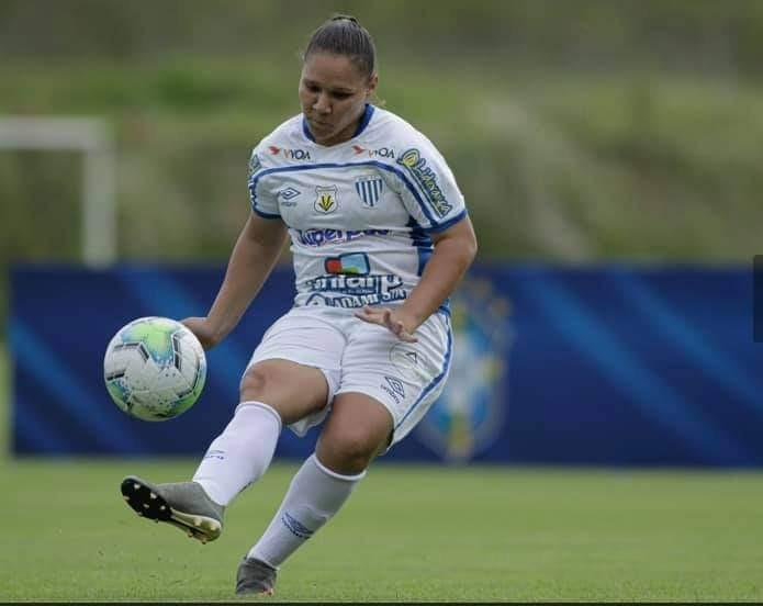 Atleta criciumense finaliza período de treinos na Seleção Brasileira de Futebol