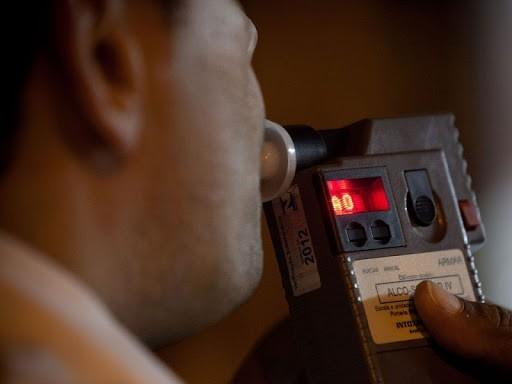 PMRv autua 12 motoristas por embriaguez ao volante na SC-108