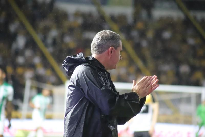 Tencati avalia empate com o Juventude e reflete sobre a Série A: ‘nível exigente e competitivo’