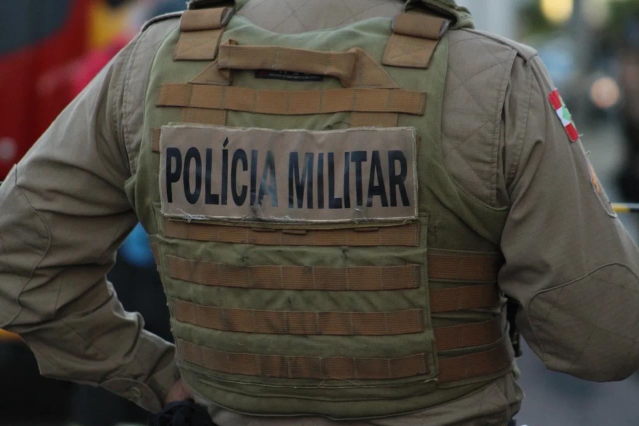 Mulher agride policiais e ameaça servidores do Ministério Público após audiência