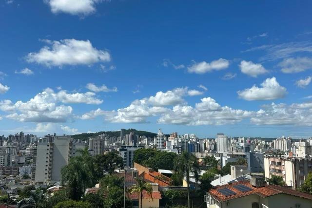 Temperaturas amenas e céu ensolarado marcam a quarta-feira em Criciúma