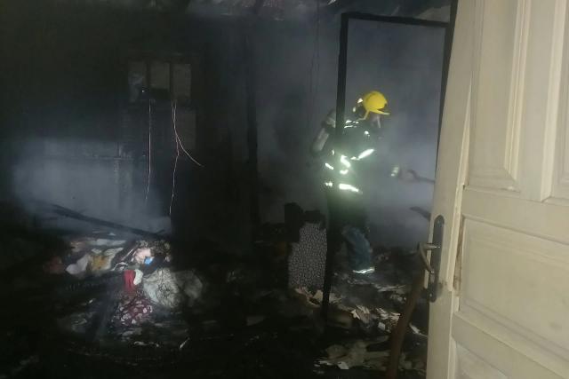 Casa é destruída por incêndio em Balneário Rincão
