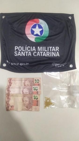 Trio é detido por tráfico de drogas e associação para o tráfico em Criciúma