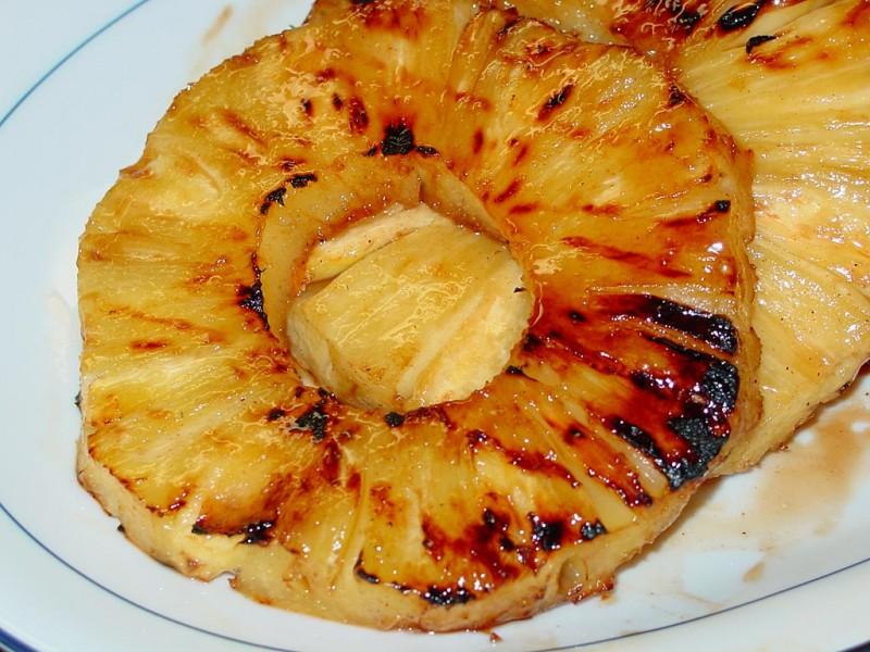 Abacaxi Grelhado com Grand Marnier