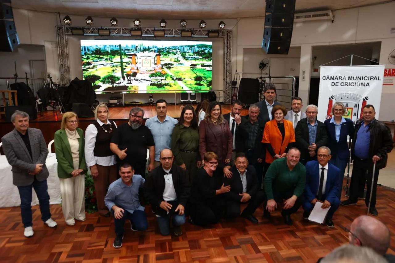 Presidentes de bairro de Criciúma são homenageados em sessão especial da câmara