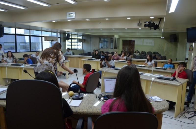 Vereadores mirins serão empossados nesta quinta-feira