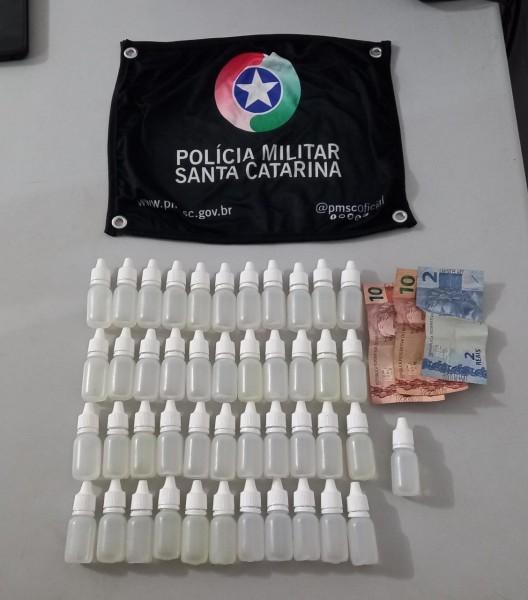 PM apreende 45 frascos de loló em Criciúma