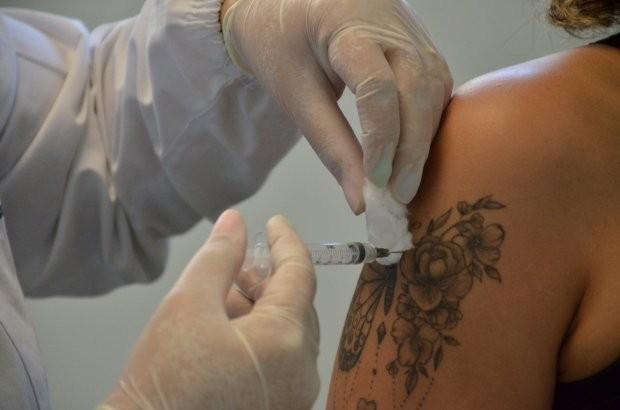 Governo lança painel para consulta dos dados de doses aplicadas contra a Covid-19 em tempo real