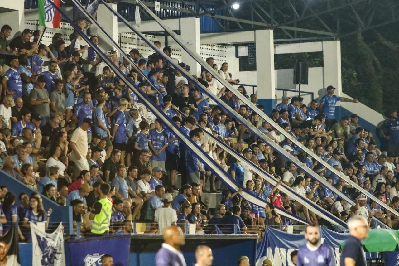 Caravaggio inicia venda de ingressos para jogo contra o Joinville