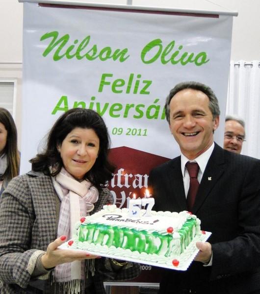 Prof. Nilson Olivo confraterniza Aniversário com  familiares e amigos