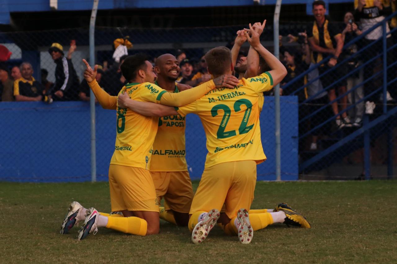 Confira os gols e as fotos da vitória do Tigre sobre o Avaí fora de casa