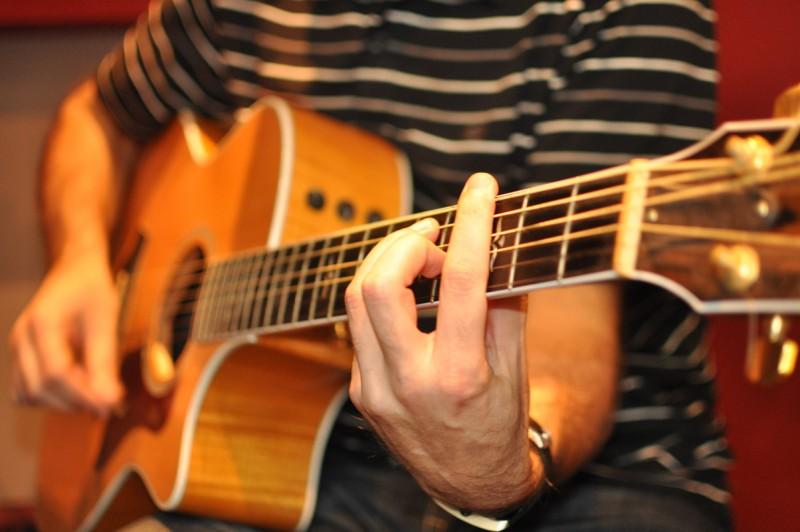 Unesc oferece oficinas de Teatro, Violão e Leitura de Partituras