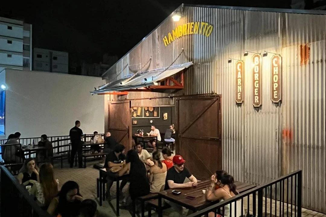 Hambrientto: onde o hambúrguer encontra o churrasco