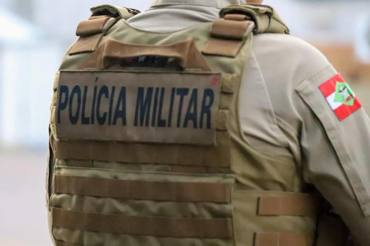 Homem é alvejado por disparo de arma de fogo após reagir a assalto