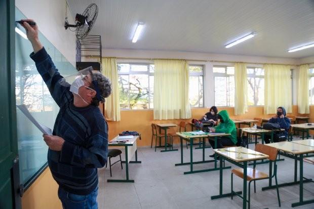 Com 75.995 inscritos, processo seletivos de ACTs para 2022 é o maior da história da Educação