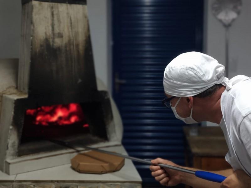 Nascido em família de panificadores, farmacêutico empreende no ramo de pizzaria