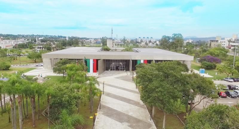 Órgãos municipais retomam turno único a partir da próxima segunda-feira em Criciúma
