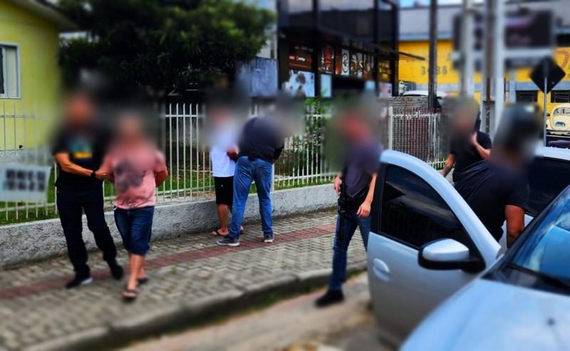 Investigado por roubo armado com vigilante mantido refém é preso em Criciúma