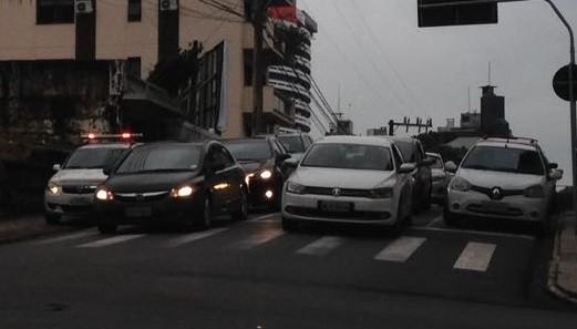 Acidente deixa trânsito congestionado na região da Praça do Congresso