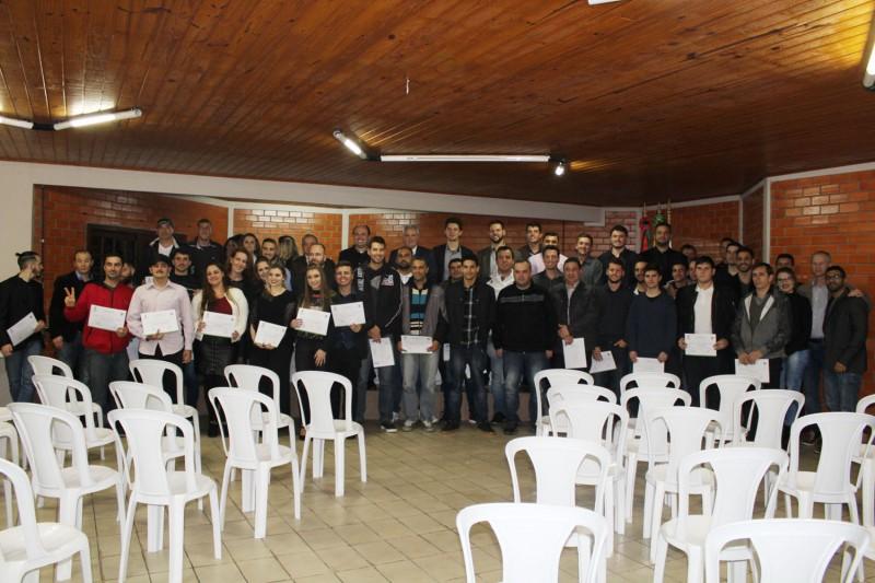 IFSC entrega certificados de qualificação profissional em Urussanga 