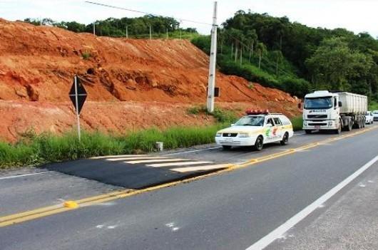 Polícia Militar Rodoviária alerta para novas lombadas nas rodovias da região