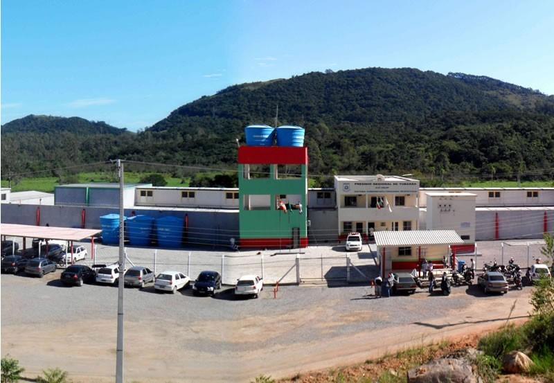 Presidiário é encontrado morto dentro de cela em Tubarão; caso está sendo investigado