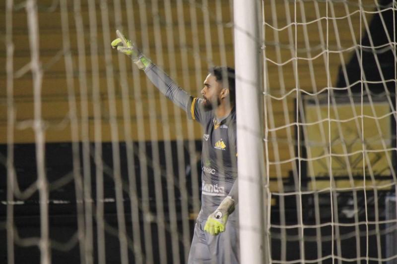 Herói na Copa do Brasil, Gustavo quer esquecer início ruim no Tigre: 'Nunca perdi minha confiança'