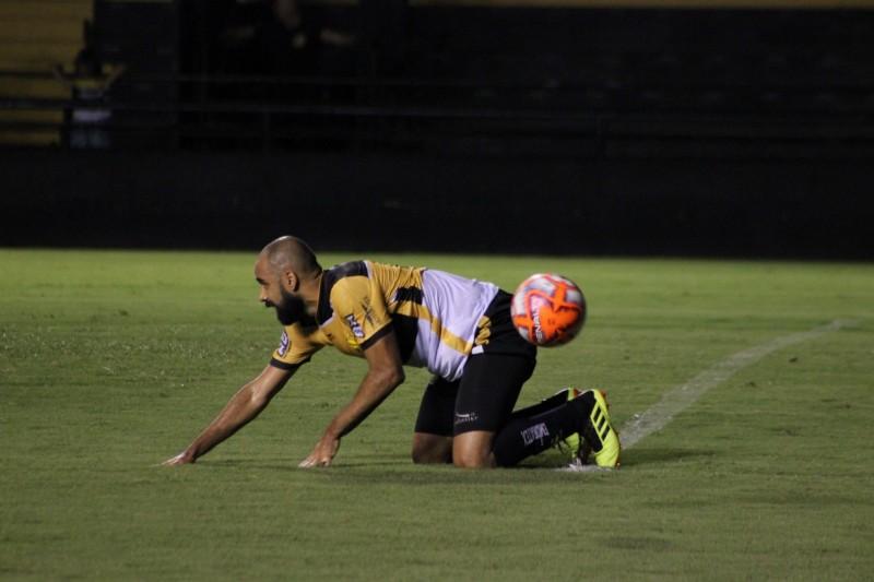 Em jogo com diversas oportunidades, Criciúma perde para Brusque 
