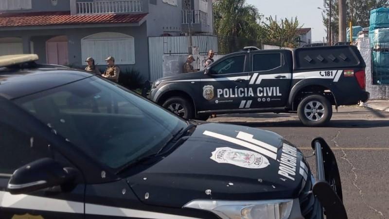 Policiais civis e militares realizam ação contra furto de energia elétrica em Araranguá