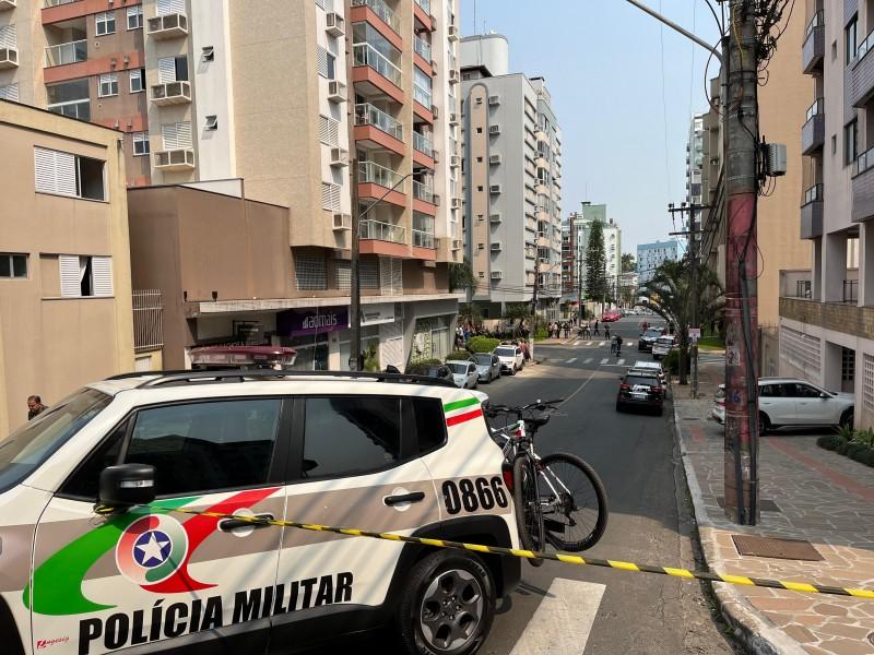 Ocorrência policial provoca alteração do trânsito no Centro de Criciúma 
