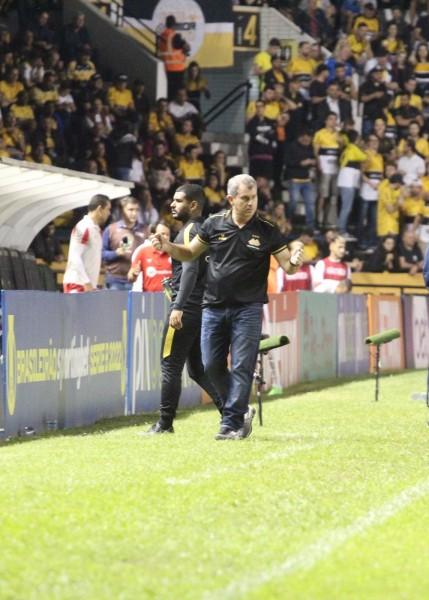 Tencati avalia possibilidade de chegada do Tigre à Série A: 'pensar jogo a jogo'