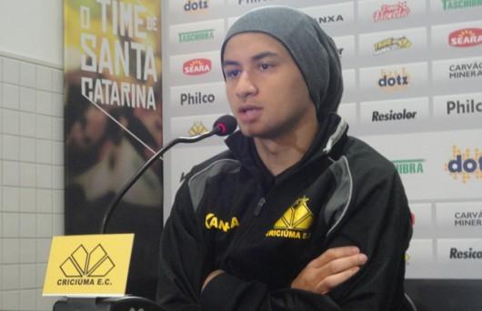 Cláusula contratual impede Wellington Paulista de enfrentar o Cruzeiro