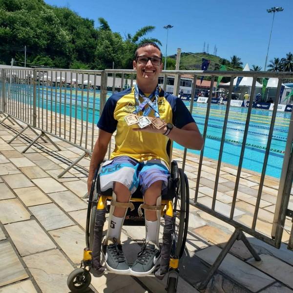 Nadador João Paulo Gregorine conquista três medalhas na competição Regional Rio-Sul 
