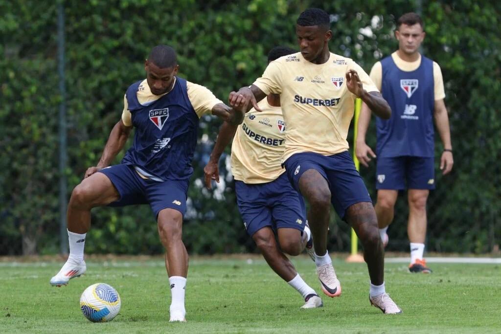 Na briga pelo G4, São Paulo terá retorno de zaga titular para enfrentar o Criciúma