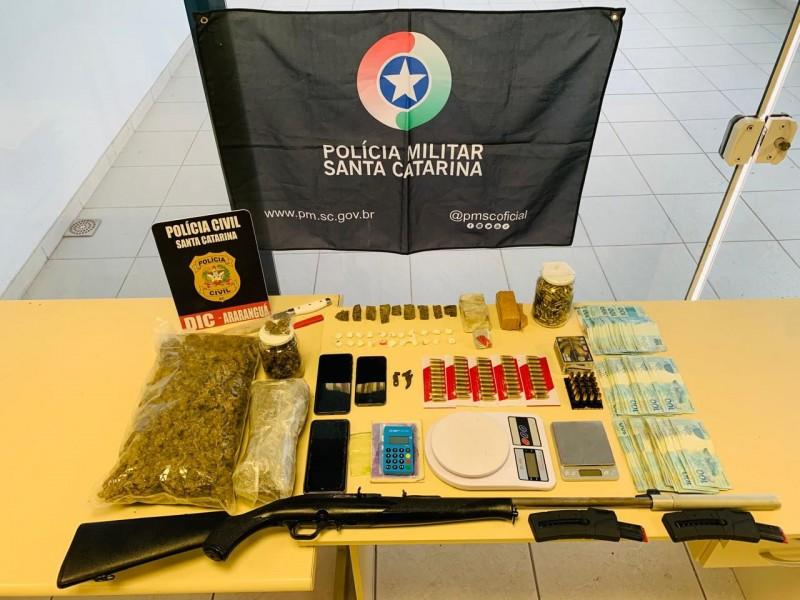 Araranguá: PC e PM realizam operação e apreendem arma, drogas e mais de 550 munições 