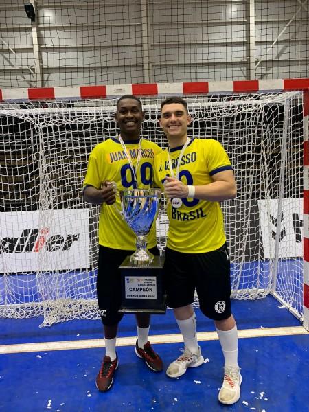 Criciumenses são campeões invictos no Campeonato Sul-Centro Americano, na Argentina