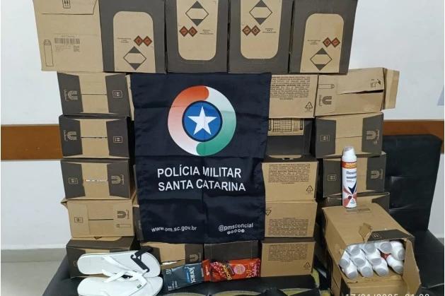 Quatro pessoas são presas após serem abordadas com produtos furtados