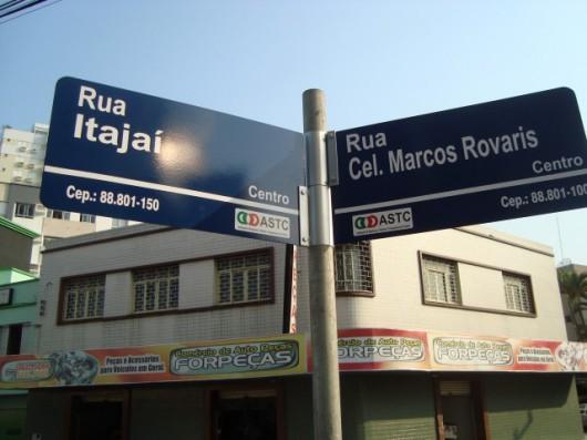 ASTC inicia instalação de placas com nomes de ruas em Criciúma