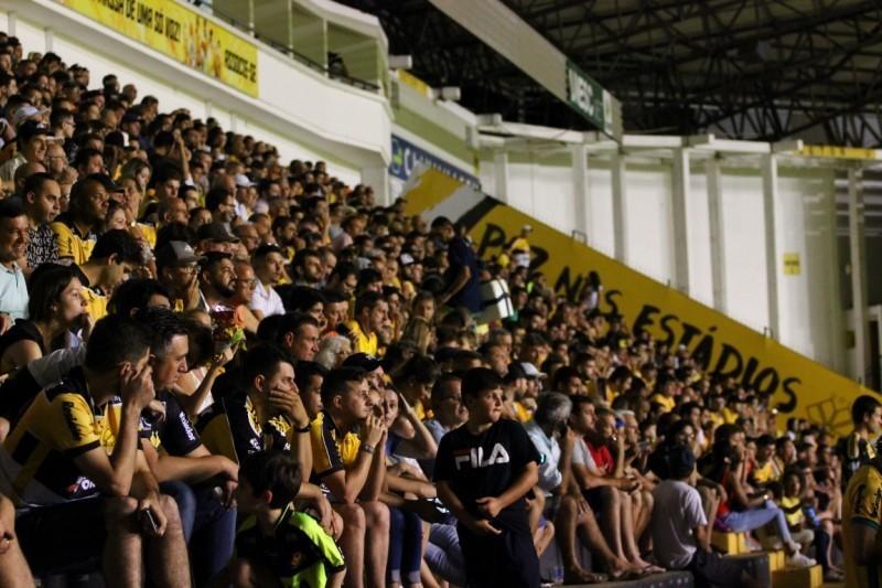 Criciúma estuda disponibilizar ônibus para torcedores acompanharem estreia na Copa do Brasil