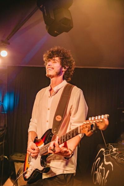 Beto Cardoso lança nova música ‘Se pagar pra ver’