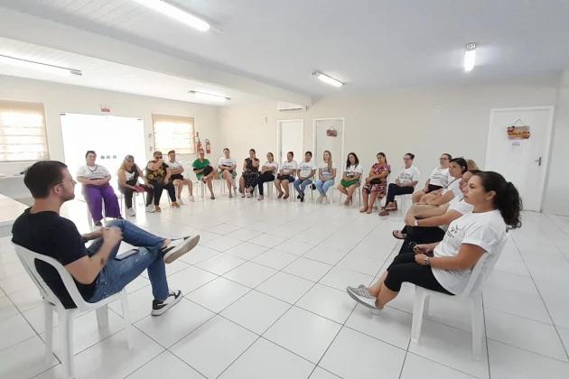 Saúde fumacense promove palestra sobre nutrição para pacientes com fibromialgia