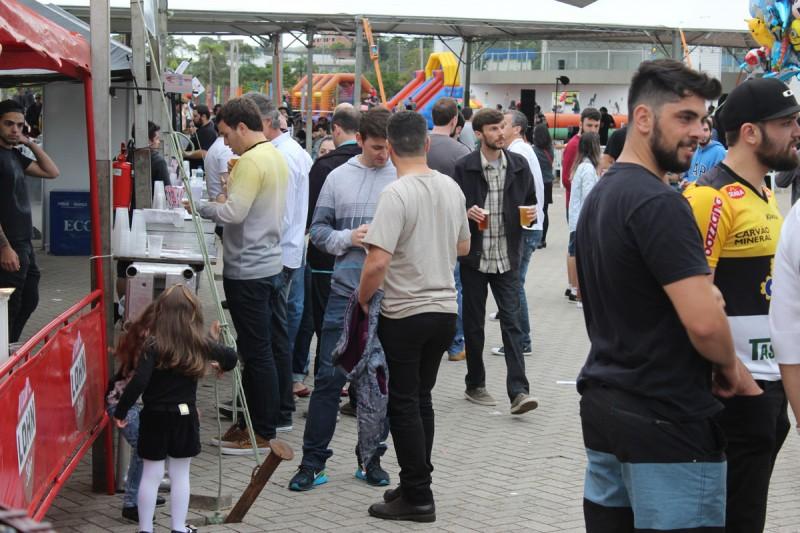 Domingo para aproveitar o Festival de Hambúrguer e Cerveja Artesanal