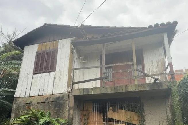 Foragido da Justiça invade casa abandonada e acaba preso em Criciúma