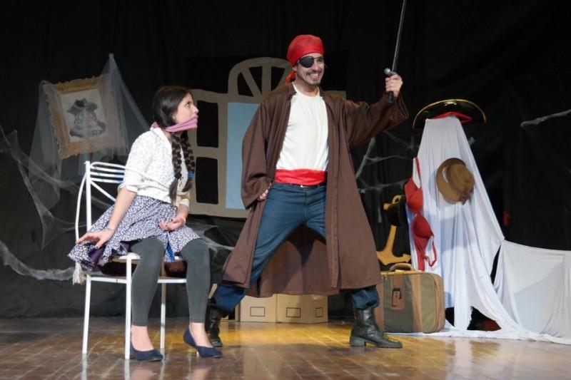 Cia de Teatro Unisul recebe inscrições até amanhã