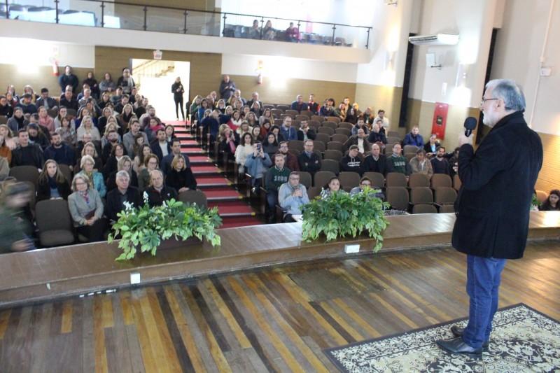 Satc premia boas práticas na educação