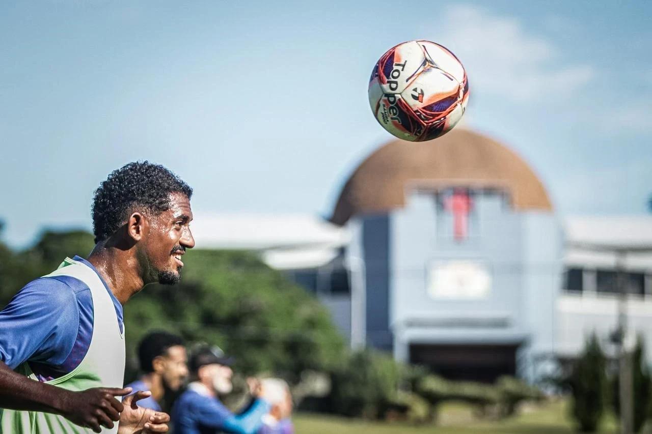 Caravaggio inicia preparação para enfrentar o Guarani