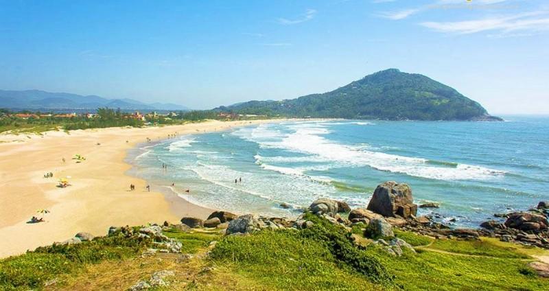 Bombeiros buscam por gaúcho desaparecido na Praia da Ferrugem