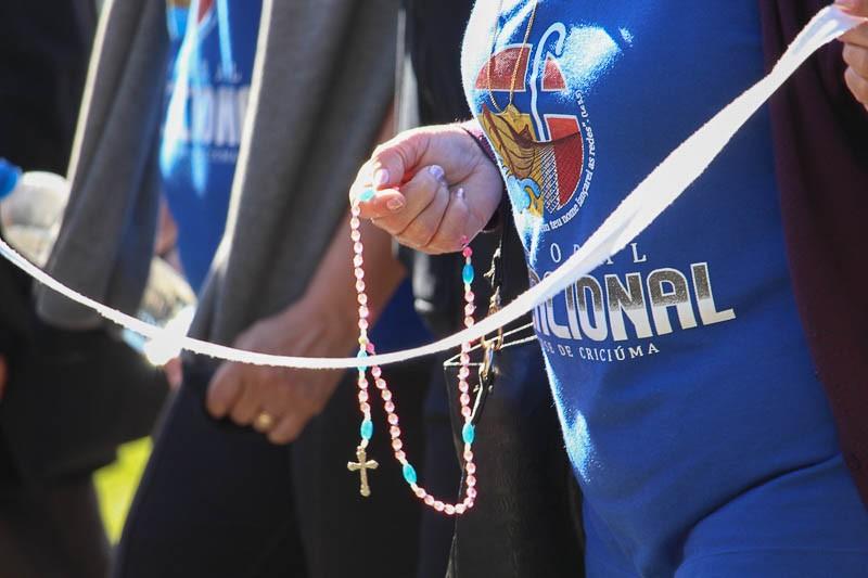Símbolos vocacionais chegam a Criciúma durante Caminhada diocesana